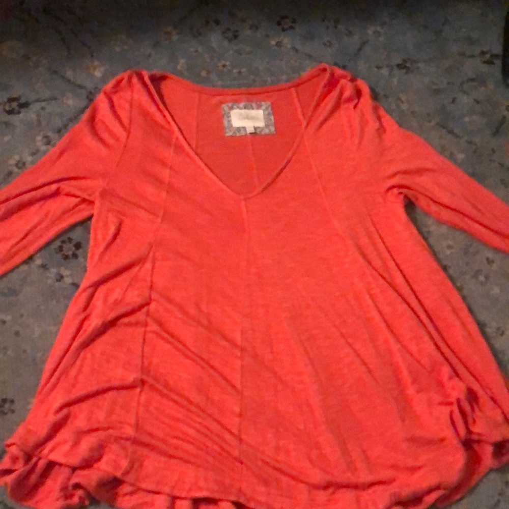 Anthropologie v neck quarter length top!